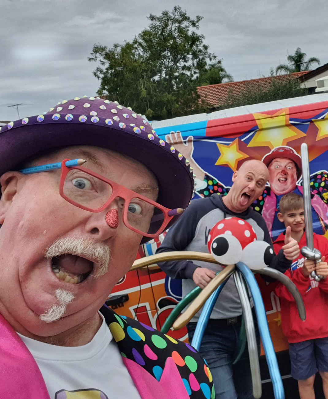 Bumbles the Clown at a kids party